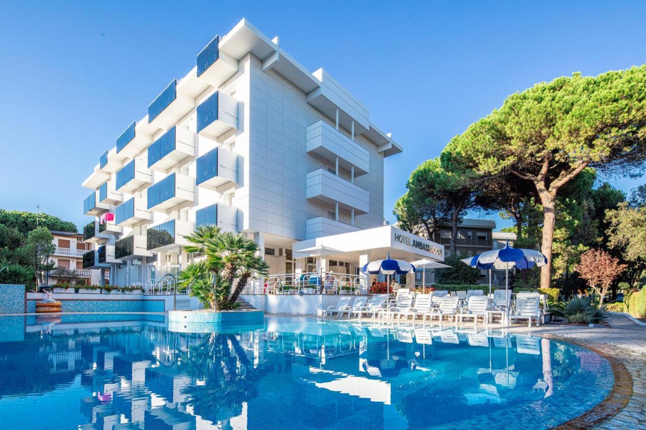 Hotel Ambassador Meuble Линяно Сабиадоро Екстериор снимка