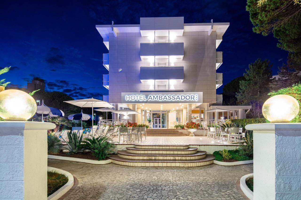 Hotel Ambassador Meuble Линяно Сабиадоро Екстериор снимка