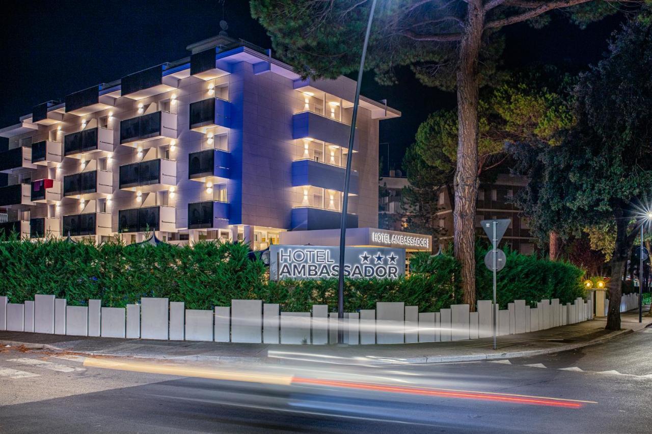 Hotel Ambassador Meuble Линяно Сабиадоро Екстериор снимка