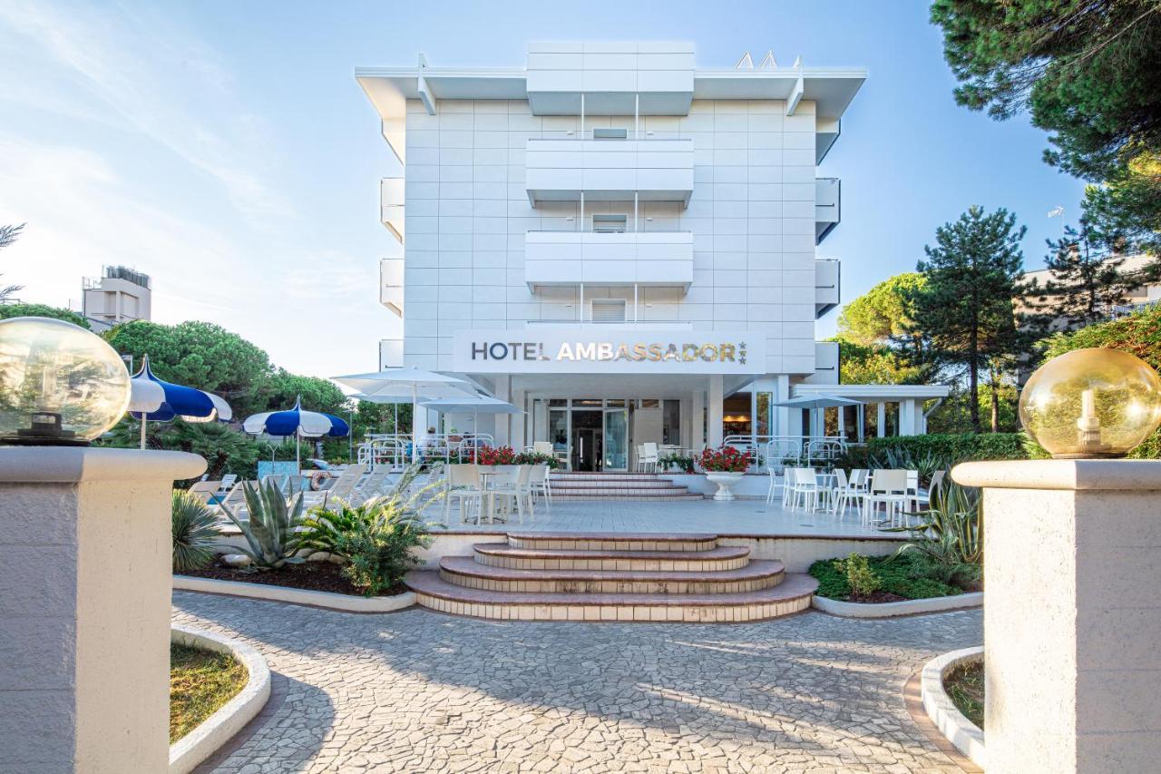 Hotel Ambassador Meuble Линяно Сабиадоро Екстериор снимка
