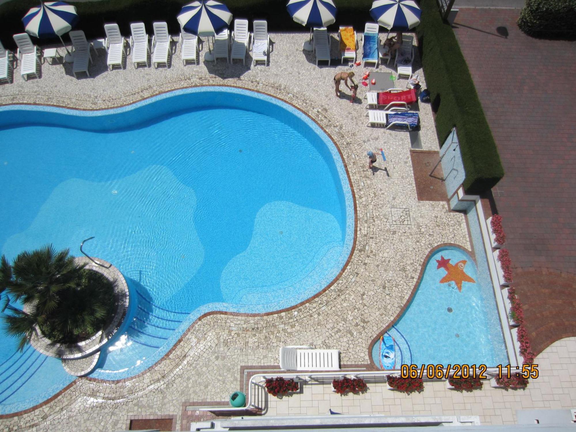 Hotel Ambassador Meuble Линяно Сабиадоро Екстериор снимка