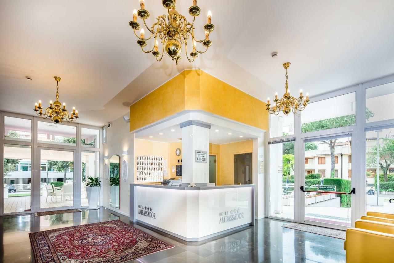 Hotel Ambassador Meuble Линяно Сабиадоро Екстериор снимка
