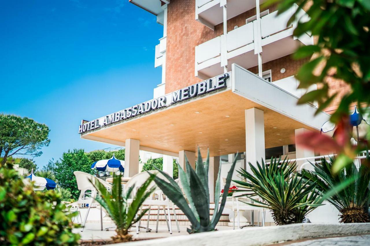 Hotel Ambassador Meuble Линяно Сабиадоро Екстериор снимка